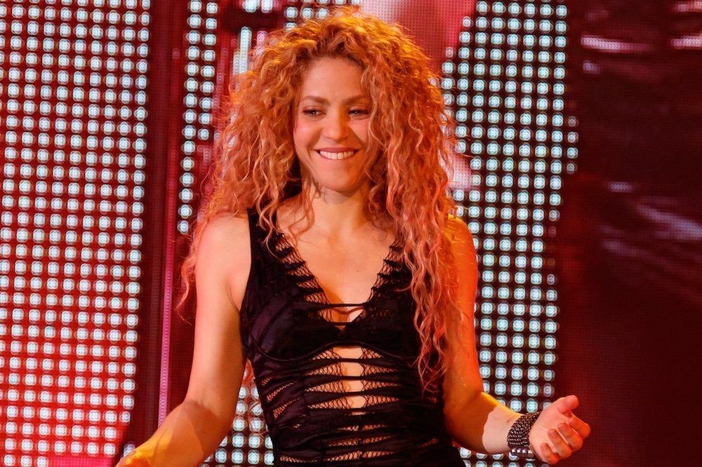 Shakira Kicks Off World Tour And Asks Her Fans Back Campaign To Get Children Into School Theirworld